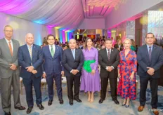 The Banana Time inaugural event was attended by authorities such as Daniel Legarda, Minister of Foreign Trade, Eduardo Izaguirre, Minister of Agriculture, Marcela Aguiñaga, Prefect of Guayas, Charles Michel Geurts , Ambassador of the European Union in Ecuador, Ralph Suastegui, Director from Senae.